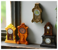 Magnifique et étonnante maison de poupée miniature, pendule d'alarme, engrenage, sol, mur, table, ancienne horloge vintage, modèle de meubles en résine, jouet