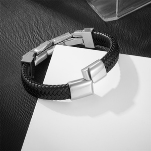 Bijoux de créateur de mode de haute qualité en gros, chaîne en acier inoxydable, bracelets en cuir véritable - Product Image 5