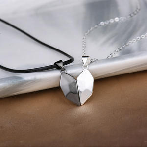 <span class=keywords><strong>2021</strong></span>แฟชั่นคู่รักรูปหัวใจสร้อยคอแม่เหล็กของขวัญวันวาเลนไทน์สไตล์สร้อยคอ - Product Image 3