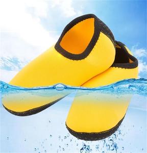 足裏に裸足接着フットパッドスティック滑り止め付きポータブルフットステッカーソールプロテクター - Product Image 2