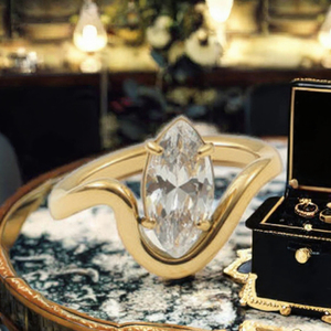 Anillo de Eternidad de Alta Gama para Mujer, Chapado en Oro de 18K, con Zirconia Ovalada en Forma de Gota de Agua, Acero Inoxidable, Diseño Simple y Moderno, para Regalo o Fiesta - Product Image 3