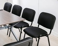 Chaise empilable en tissu avec structure métallique pour banquets, hôtels et mariages – Vente directe usine