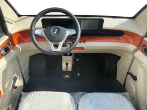 Voiture électrique mini-coupé fermée à 4 roues, traction avant, sièges en cuir R16, intérieur lumineux, caméra de recul, galerie de toit métallique, vente chaude - Product Image 4