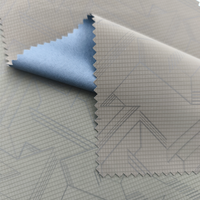Fabricant chinois de tissu en cuir synthétique PU fin pour vêtements