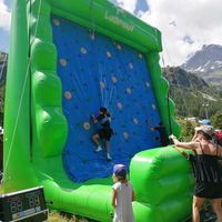 Système électronique IPS Lumières Mur d'escalade gonflable Jeux de sports de plein air Jeu de construction d'équipe