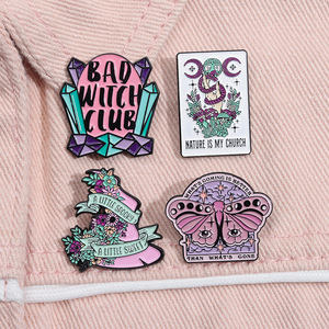 Bad Witch Club fase lunar Flor Mariposa esqueleto sombrero esmalte Pin solapa insignias Punk gótico broche Pin regalo - Product Image 2