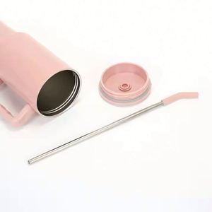 Gobelet isotherme double paroi en acier inoxydable avec poignée et paille, personnalisable avec logo, pour l'extérieur, écologique, pour voiture, vente en gros - Product Image 4