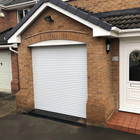 Porte à enroulement en aluminium anti-oxydation, design minimaliste, utilisation en supermarché, longue durée de vie, pour projets en zones côtières humides