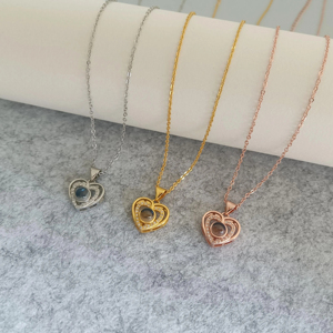 Kalung Proyeksi Bentuk Hati Stainless Steel Custom Gambar, Bersertifikat CE, Trendi untuk Wanita & Ibu - Product Image 2