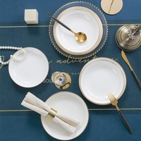 Lot de 4 assiettes à soupe profondes de 8 pouces en porcelaine fine (bone china) avec incrustation dorée, style européen, compatibles micro-ondes, pour la maison, l'hôtel et le restaurant