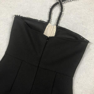 ملابس حفلات حمراء اللون بحمالة رقبة من حجر الراين - Product Image 6