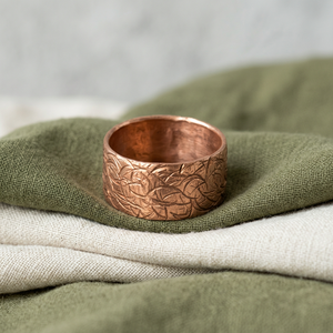 Bague en cuivre martelé réglable pour l'équilibre énergétique, bague en cuivre martelé pour la santé, bague en cuivre pur martelé de luxe - Product Image 1