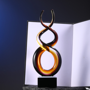 Elegante scultura in cristallo trasparente soffiato a mano intagliata con tema d'onore trofeo con premi unici a Base sospesa colorata - Product Image 4