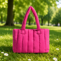 Sac fourre-tout matelassé en polyester uni tendance, sac à bandoulière léger en nylon rembourré, sac à main réutilisable pour le shopping et les voyages