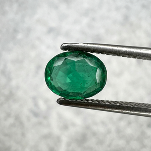 Émeraude naturelle de Zambie 0,85 ct ovale facettée, pierre précieuse verte pour bague sur mesure, pendentif et bijoux de luxe - Product Image 1