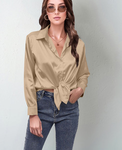 Elegante Damen-Bluse in Unifarbe aus Satin mit Langen Ärmeln und Knopfleiste für das Büro - Product Image 5