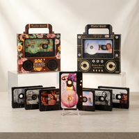 Lecteur de musique rétro en forme de cassette avec aimant pour réfrigérateur NFC, impression personnalisée de Noël et chanson personnalisée, haut-parleur à induction rechargeable, cadeau de Noël