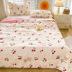 Edredón de Aire Acondicionado Fresco y Transpirable con Estampado de Dibujos Animados, Comodidad para Dormitorio y Habitación de Invitados - Product Image 1