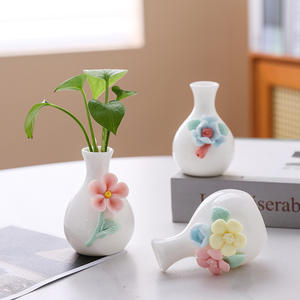 Jarrón de cerámica de <span class=keywords><strong>flores</strong></span> hecho a mano para el hogar, sala de estar, oficina, decoración de escritorio, mini jarrón de cerámica de estilo 3D - Product Image 2