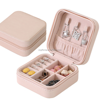 Organisateur de bijoux de voyage personnalisé Boîtes de rangement et d'emballage pour colliers en cuir artificiel Rectangle de logo pour bague, pendentif et boucle d'oreille