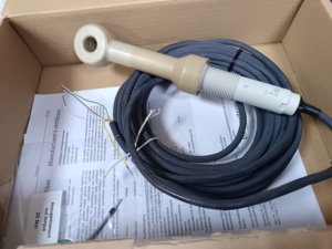 Capteur de conductivité toroïdale numérique Endress Hauser CLS50D pour milieux agressifs et difficiles, industrie chimique, matériau PEEK/PFA - Product Image 2