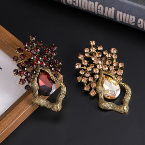 Broche <span class=keywords><strong>de</strong></span> fleur en cristal entièrement ornée <span class=keywords><strong>de</strong></span> strass pour homme, <span class=keywords><strong>boucle</strong></span> en alliage exquise pour mariages et fêtes, badge doré pour banquets - Product Image 5