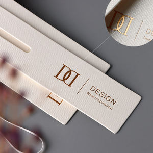 Étiquettes en cuir gaufré personnalisées, forme rectangulaire, découpées au laser avec logo 3D pour vêtements - Product Image 2