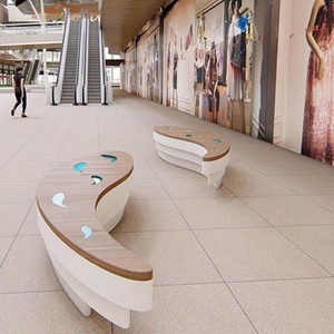 Chaise et tabouret de loisirs modernes en FRP et bois pour usage extérieur dans les centres commerciaux et les parcs - Product Image 1
