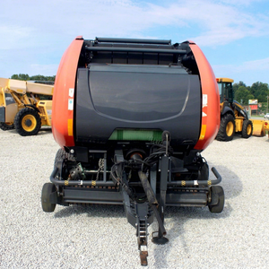 Presse à balles rondes Kubota BV5160R, mini-presse à balles ronde efficace et à haute productivité avec moteur pour usage agricole - Product Image 1