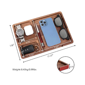 <span class=keywords><strong>Plateau</strong></span> <span class=keywords><strong>de</strong></span> rangement personnalisé en bois pour portefeuille, clés, montre, bijoux – Cadeau d'anniversaire pour garçons d'honneur - Product Image 2