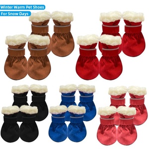 4 Paia di Stivaletti Caldi per la Neve, Copriscarpe Antiscivolo Regolabili per Cani e Gatti, Ideali per le Giornate Invernali - Product Image 1