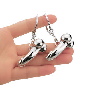 大人気！クリエイティブ メタル製 男性器 キーホルダー 3Dディルド セクシー ペニス キーリング 女性へのギフト 男性向けキーチェーン - Product Image 3