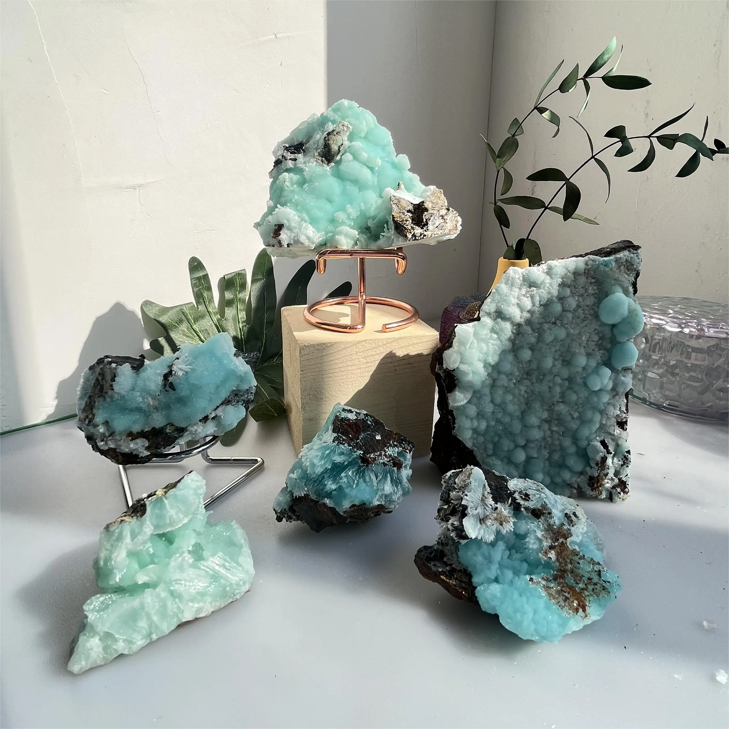 Venta al por mayor de piedras de cristal natural cristal curativo a granel comprar piedra original azul aragonita racimo para la decoración del hogar