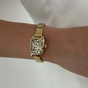 Thời Trang Ý Quảng Trường Báo In Thạch Anh Đồng Hồ Quyến Rũ Vòng Đeo Tay 18K Vàng Mạ Thép Không Gỉ Trang Sức <span class=keywords><strong>Bangle</strong></span> Set Cho Phụ Nữ - Product Image 3