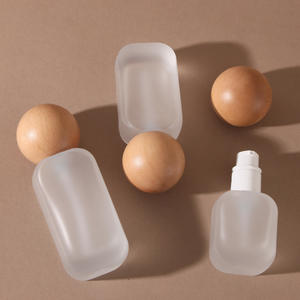 Ensemble de flacons cosmétiques en verre avec logo personnalisé, finition mate, 20 ml, 50 ml, 120 ml, flacon pompe givré de luxe, pot à crème, couvercle en bois massif - Product Image 1