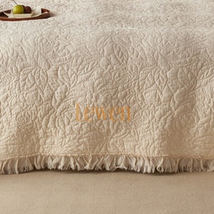 Solide Bestickte Leichtgewichtige Mikrofaser-Tagesdecke Bettwäsche-Set - Product Image 2