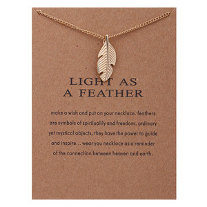 New Gold-Foglie di colore Leggero Come UNA <span class=keywords><strong>Piuma</strong></span> Della Lega Clavicola Breve Maxi <span class=keywords><strong>Collana</strong></span> Delle Donne - Product Image 2