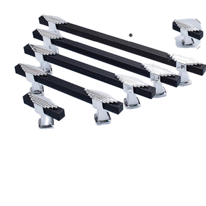 ドアノブキッチンドレッサー引き出しキャビネット用モダンシンプルスタイルブラックプラスチック引きハンドルストライプ - Product Image 1