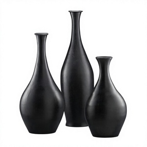 Juego de jarrones minimalistas de aluminio hechos a mano con acabado negro mate, cuello dorado y detalles plateados, decoración para el hogar y la oficina. - Product Image 3