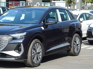 En stock <span class=keywords><strong>Audi</strong></span> Q4 Etron New Energy Vehicle Suv Ev <span class=keywords><strong>E</strong></span> <span class=keywords><strong>Tron</strong></span> <span class=keywords><strong>E</strong></span>-<span class=keywords><strong>Tron</strong></span> Car Electric 40 50 <span class=keywords><strong>Audi</strong></span> Q4 <span class=keywords><strong>E</strong></span>-<span class=keywords><strong>Tron</strong></span> Quatros - Product Image 3
