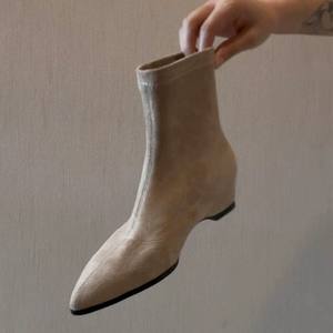 Bottines élégantes en daim à bout pointu avec fermeture éclair arrière, rehaussantes, pour femme, style cowboy, collection 2026 - Product Image 2