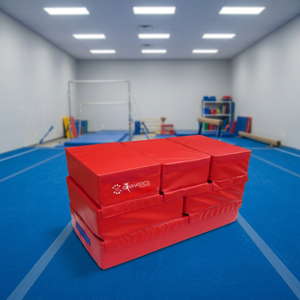Petit bloc de gymnastique en mousse rouge Little Gym - Product Image 3