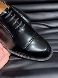 Zapatos de vestir para hombre hechos a mano y personalizados, elaborados con cuero, ideales para negocios, bodas y uso en la oficina. - Product Image 5