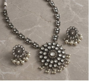 Ensemble collier et boucles d'oreilles classiques circulaires en cuivre oxydé et laiton pour femme, bijoux ethniques traditionnels pour fêtes et fiançailles - Product Image 1