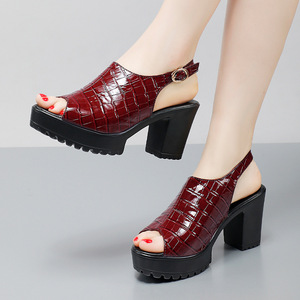 Nuovi <span class=keywords><strong>Sandali</strong></span> Estivi da <span class=keywords><strong>Donna</strong></span> Xuanhui, Taglia <span class=keywords><strong>43</strong></span>, con Suola Spessa e Tacco Alto Sexy - Product Image 1