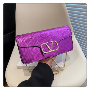 Moda kadın çantası küçük el çantası zincir bayanlar koltukaltı Crossbody çanta