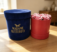 Boîtes d'emballage rondes pour fleurs en carton recyclé avec logo personnalisé, couleurs bleu et rouge