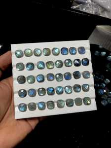 Lot de labradorite de qualité supérieure, taille à chevrons : pierres précieuses en vrac de formes variées pour la fabrication de bijoux, prix de gros - Product Image 2