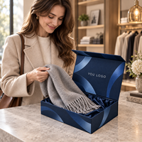 Boîte cadeau rigide écologique avec logo personnalisé, doublure en satin et gaufrage, pour l'emballage d'écharpes et de vêtements