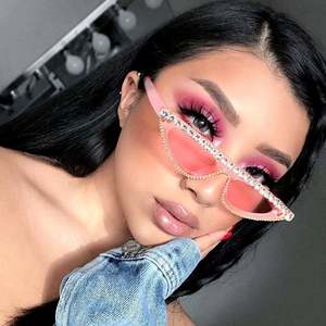 Lunettes de soleil œil-de-chat de luxe pour femmes, personnalisées avec logo, en gros, avec strass et protection UV400 - Product Image 2